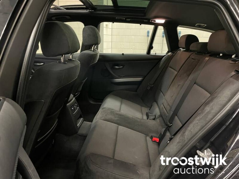 BMW 318i Touring Corporate Lease M Sport Edition 3-serie 136pk E90/E91 2013 -Orig. NL-, 90-ZLH-6