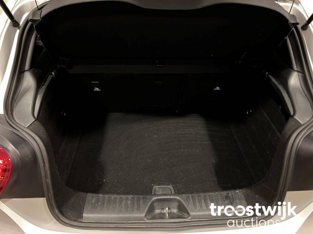 Mercedes-Benz A180 Ambition 122pk 2016 -Orig. NL-, JF-085-K