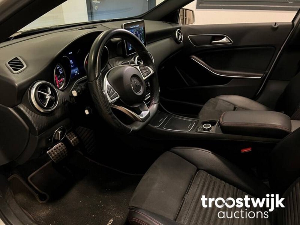 Mercedes-Benz A180 Ambition 122pk 2016 -Orig. NL-, JF-085-K