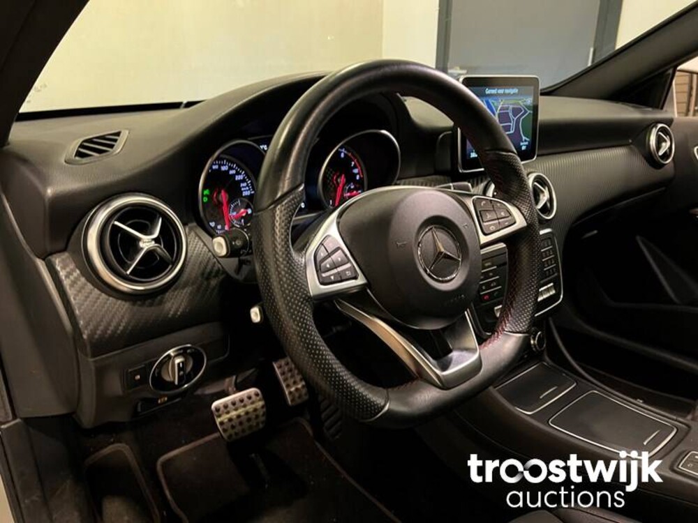 Mercedes-Benz A180 Ambition 122pk 2016 -Orig. NL-, JF-085-K