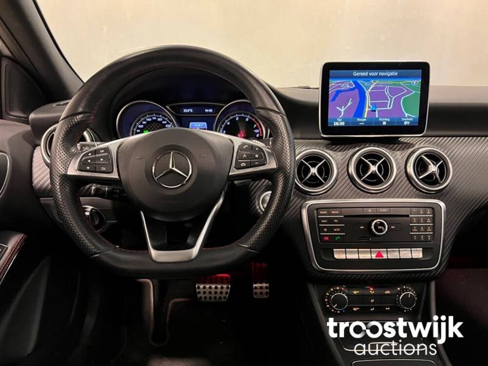 Mercedes-Benz A180 Ambition 122pk 2016 -Orig. NL-, JF-085-K