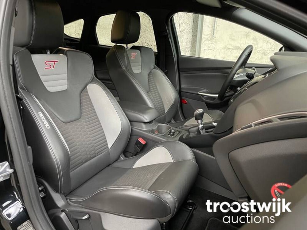 Ford Focus ST-3 2.0 EcoBoost 250 PS 2014, K-925-DG