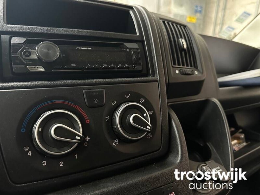 Peugeot Boxer Bakwagen 164pk 2020