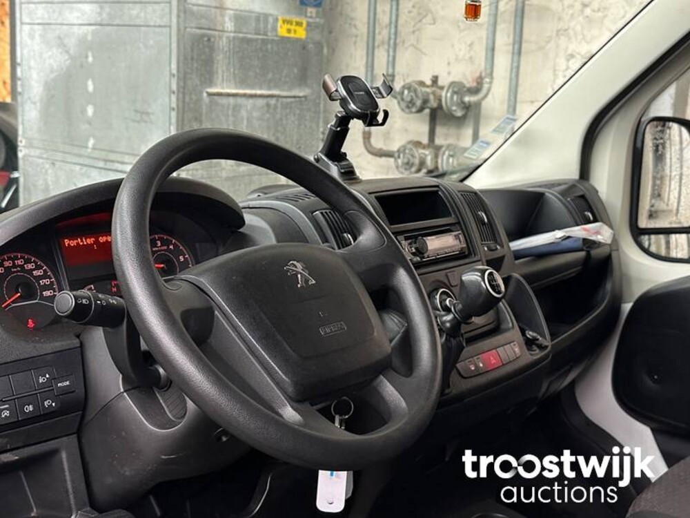 Peugeot Boxer Bakwagen 164pk 2020