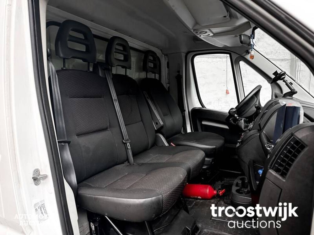 Peugeot Boxer Bakwagen 164pk 2020