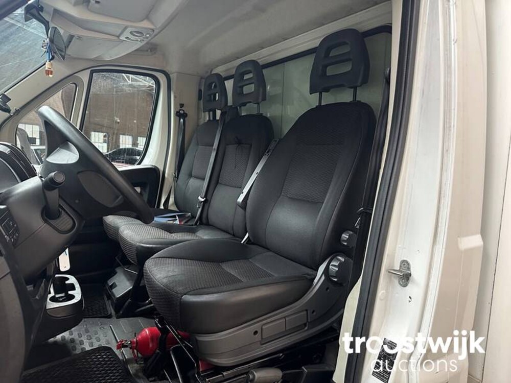 Peugeot Boxer Bakwagen 164pk 2020