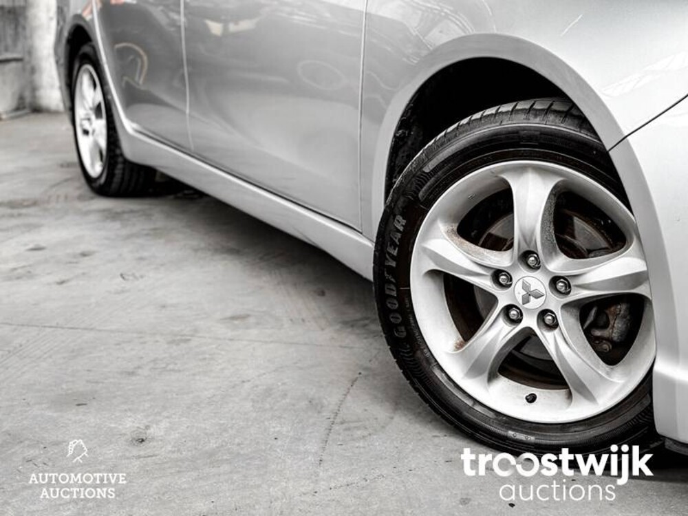 Mitsubishi Grandis 2.4-16V Intense 6p. 165PS 2005, -Orig.NL-, 47-RV-NZ