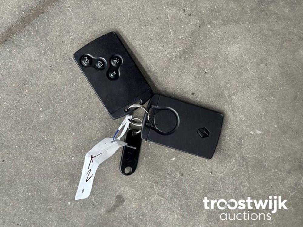 Renault Clio Estate 0.9 TCe Limited 90pk 2018 -Orig. NL-, SG-739-N