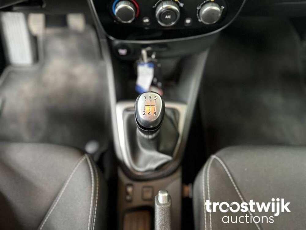 Renault Clio Estate 0.9 TCe Limited 90pk 2018 -Orig. NL-, SG-739-N