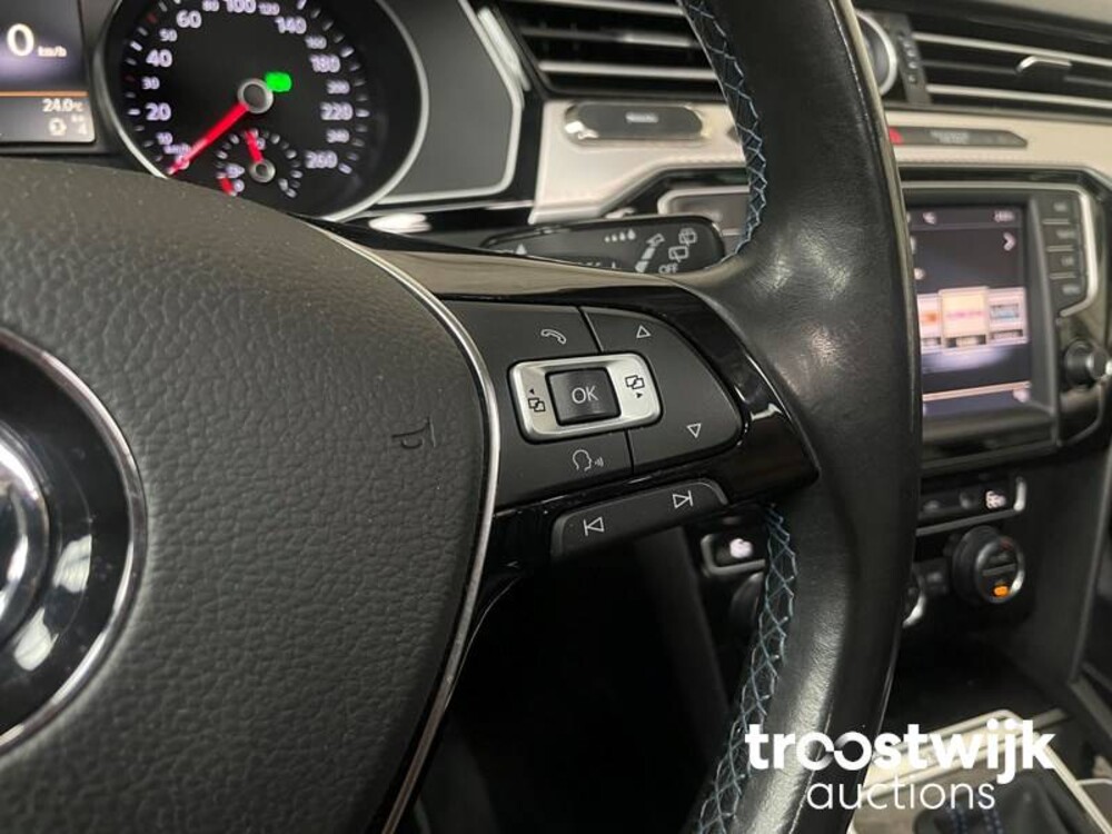 Volkswagen Passat GTE Variant 1.4 TSI Highline 156hp 2015, -Orig.NL-, HK-798-V