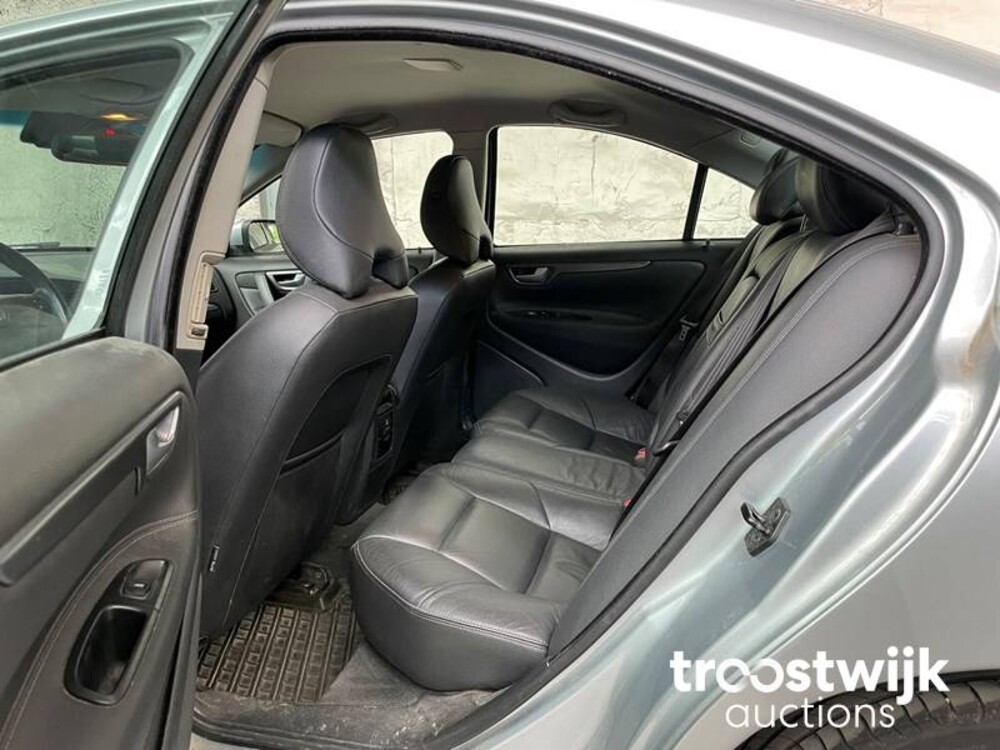 Volvo S60 2.4 Drivers Edition 140hp 2009 -Orig. NL-, 20-KGB-1