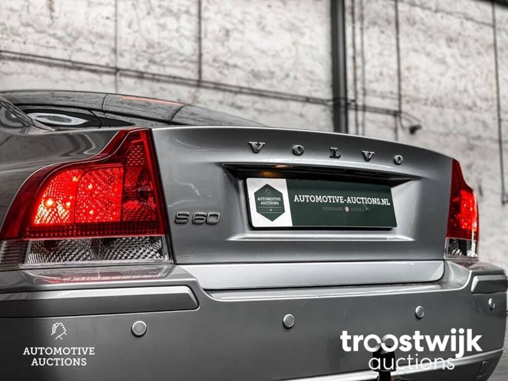 Volvo S60 2.4 Drivers Edition 140hp 2009 -Orig. NL-, 20-KGB-1