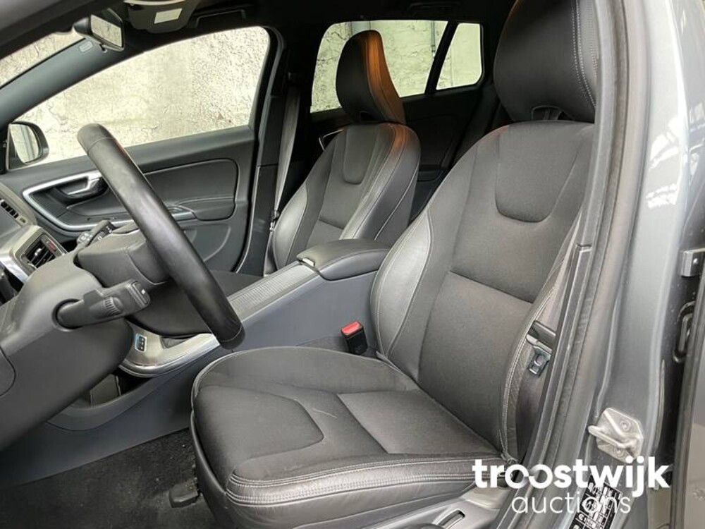 Volvo V60 D5 Twin Engine Special Edition 163hp 2015 -Orig. NL-, NH-759-L