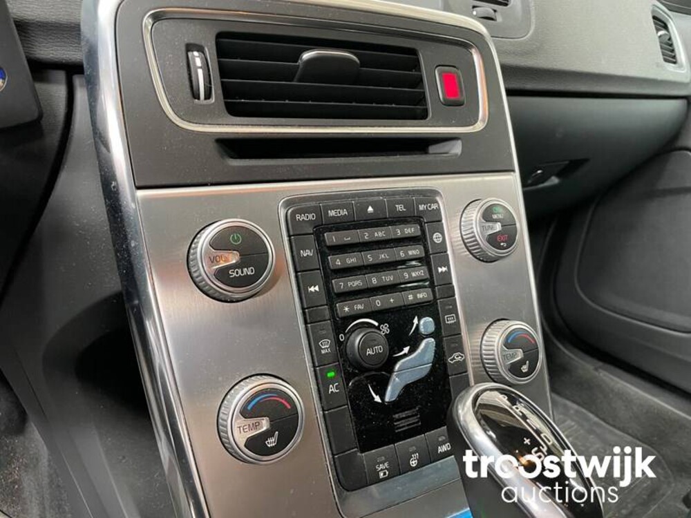 Volvo V60 D5 Twin Engine Special Edition 163hp 2015 -Orig. NL-, NH-759-L