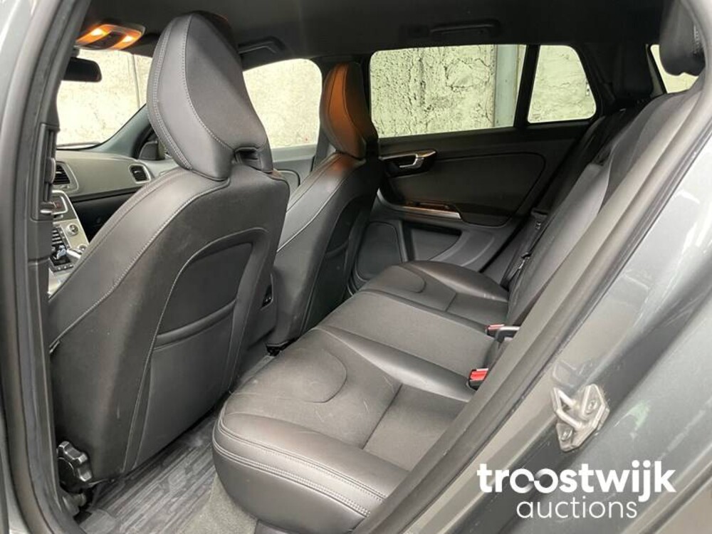 Volvo V60 D5 Twin Engine Special Edition 163hp 2015 -Orig. NL-, NH-759-L