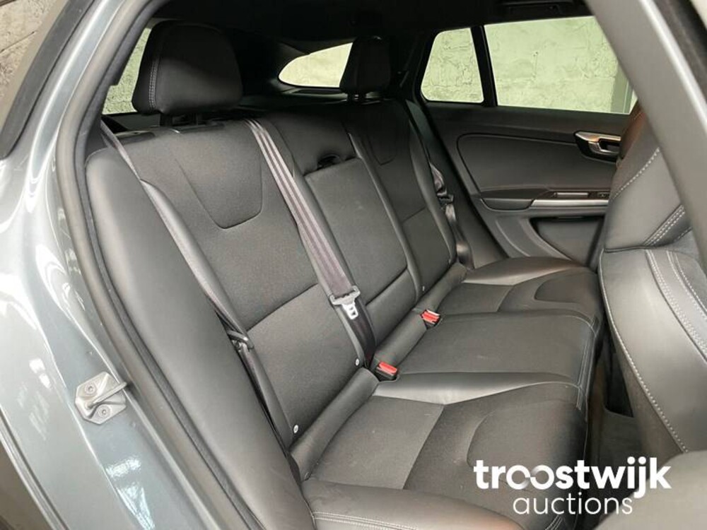 Volvo V60 D5 Twin Engine Special Edition 163hp 2015 -Orig. NL-, NH-759-L