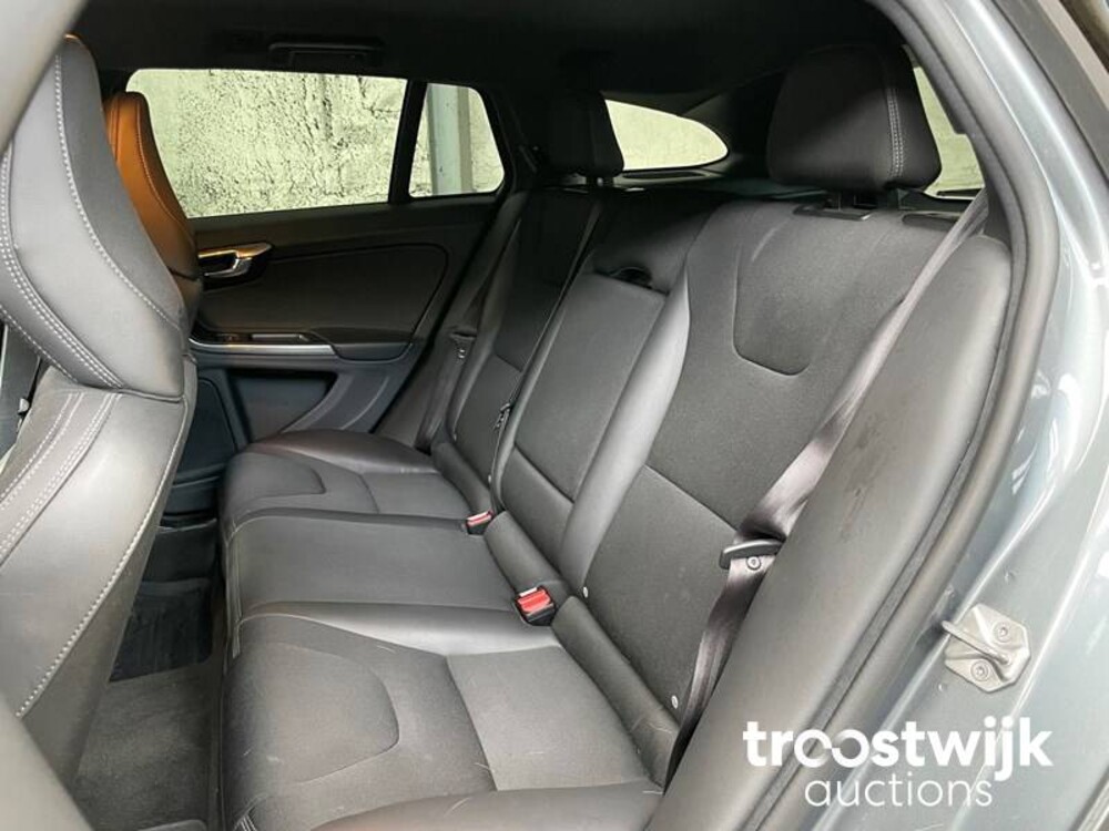 Volvo V60 D5 Twin Engine Special Edition 163hp 2015 -Orig. NL-, NH-759-L