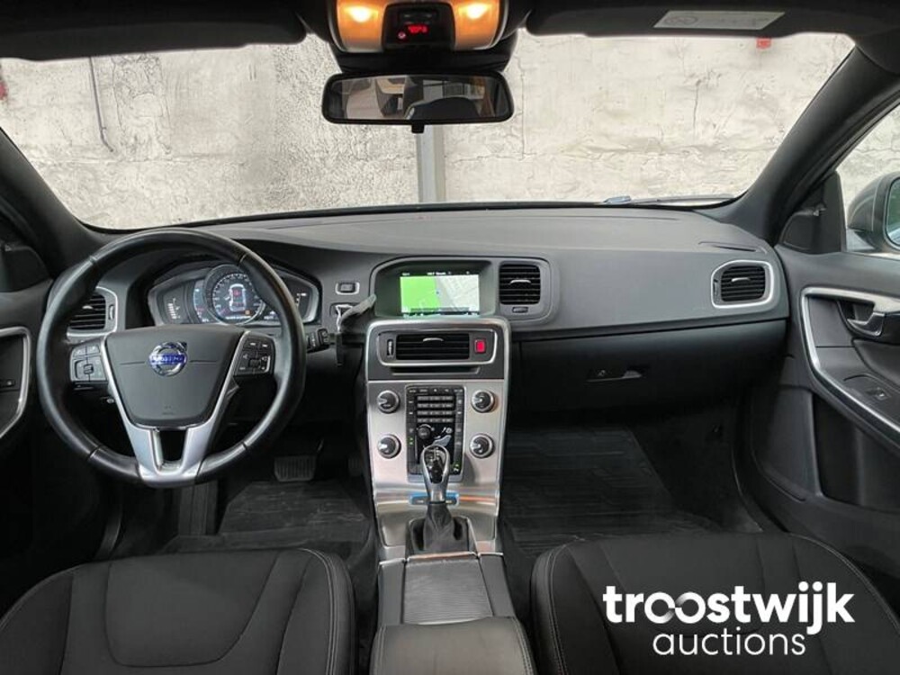 Volvo V60 D5 Twin Engine Special Edition 163hp 2015 -Orig. NL-, NH-759-L
