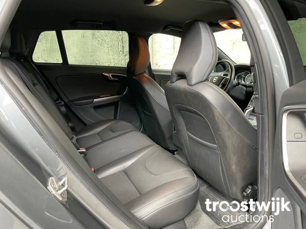 Volvo V60 D5 Twin Engine Special Edition 163hp 2015 -Orig. NL-, NH-759-L