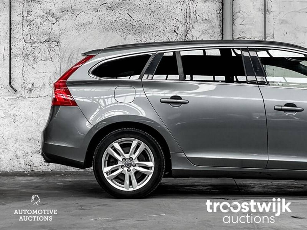 Volvo V60 D5 Twin Engine Special Edition 163hp 2015 -Orig. NL-, NH-759-L