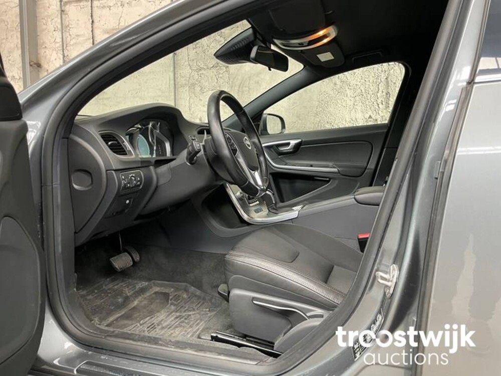 Volvo V60 D5 Twin Engine Special Edition 163hp 2015 -Orig. NL-, NH-759-L
