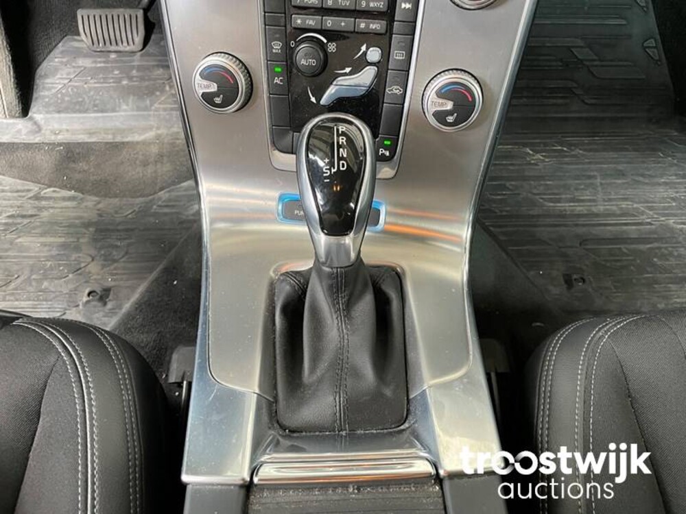 Volvo V60 D5 Twin Engine Special Edition 163hp 2015 -Orig. NL-, NH-759-L