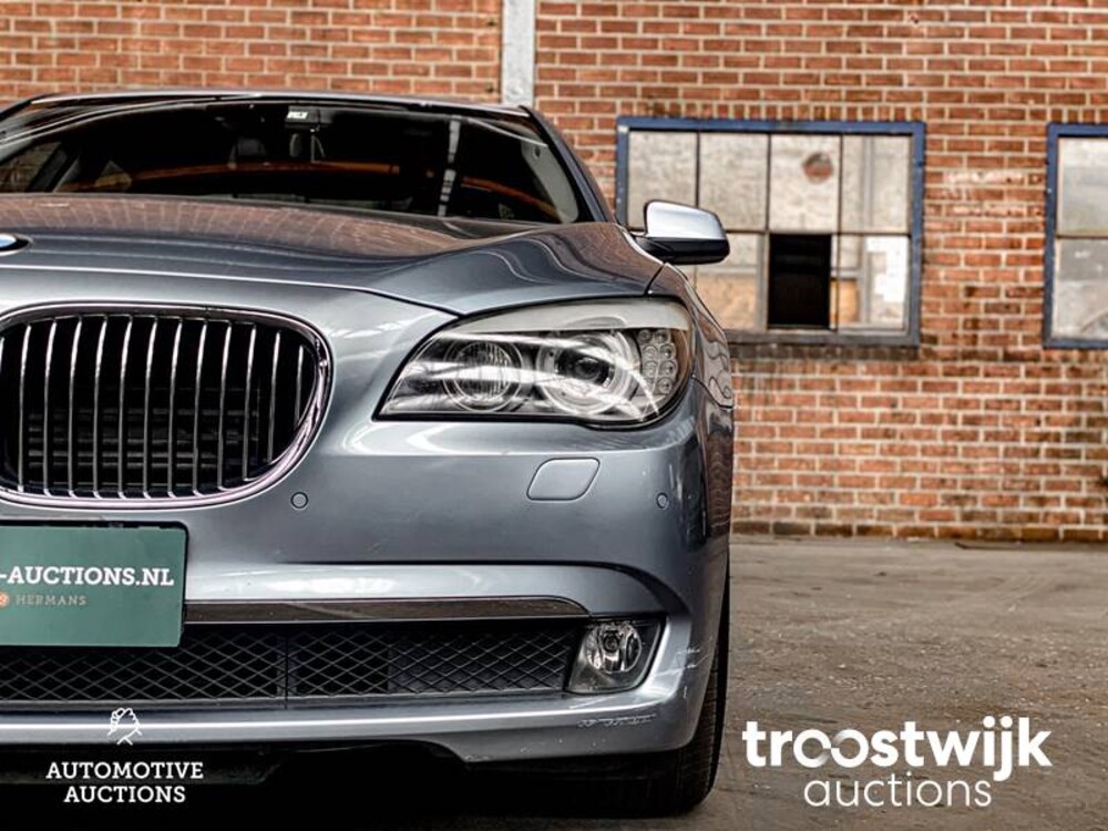 BMW ActiveHybrid7 4.4 V8  485 PS 2010 7er