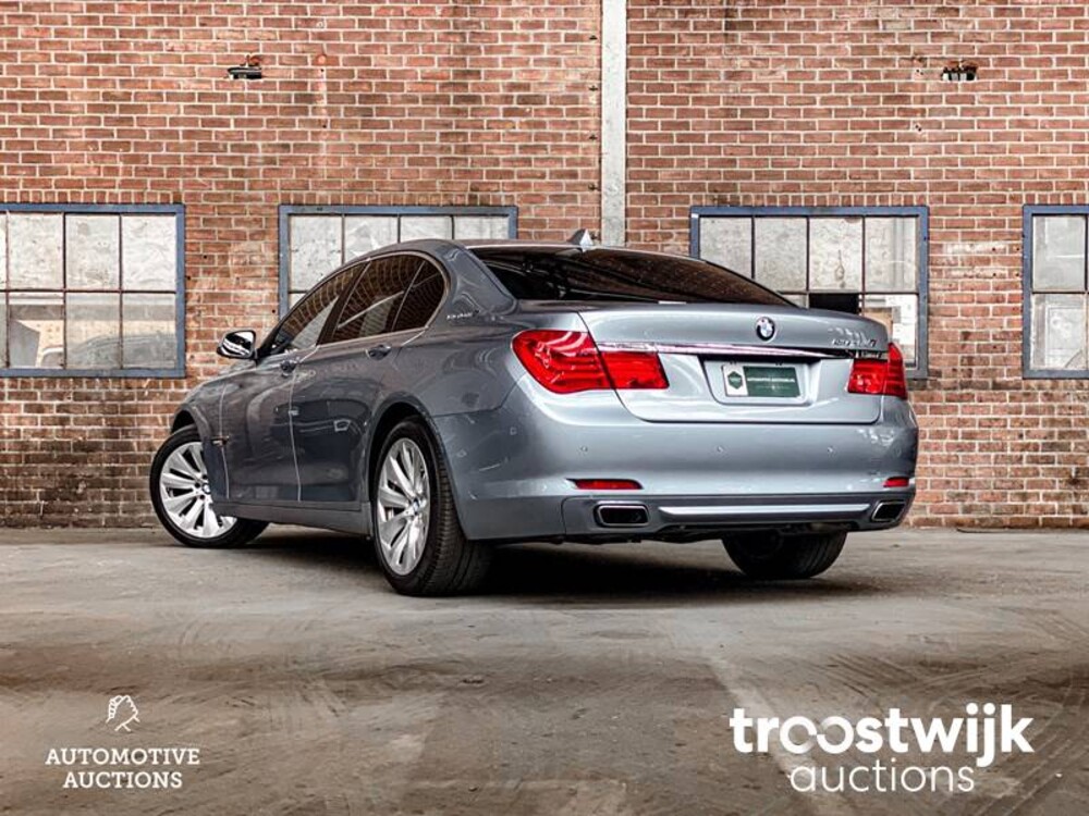 BMW ActiveHybrid7 4.4 V8  485 PS 2010 7er