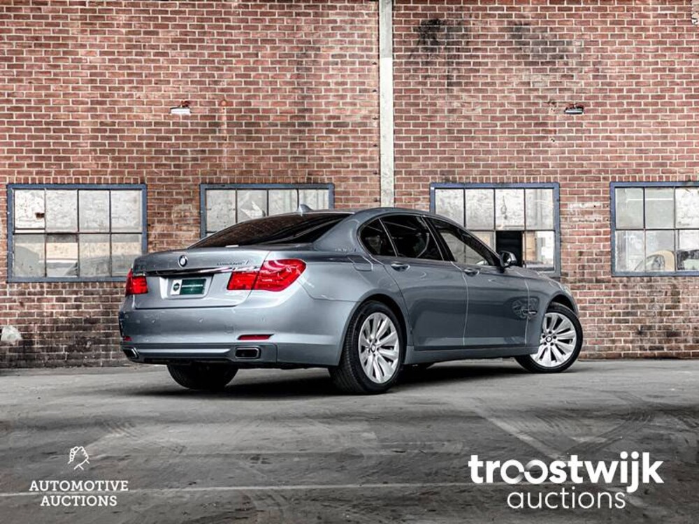 BMW ActiveHybrid7 4.4 V8  485 PS 2010 7er