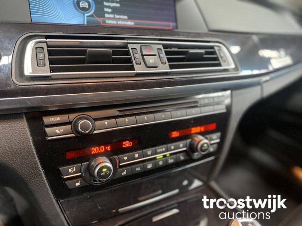 BMW ActiveHybrid7 4.4 V8  485 PS 2010 7er