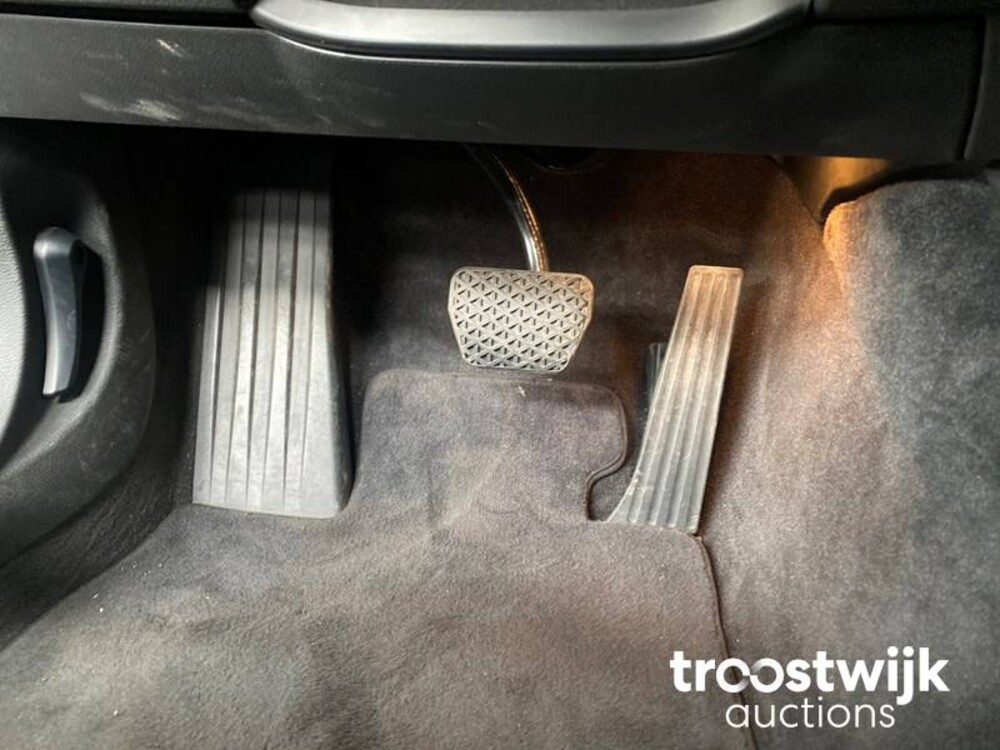 BMW ActiveHybrid7 4.4 V8  485 PS 2010 7er