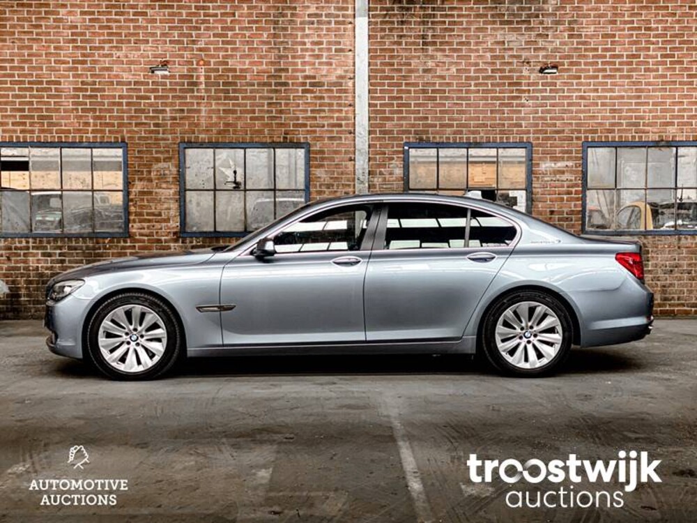 BMW ActiveHybrid7 4.4 V8  485 PS 2010 7er