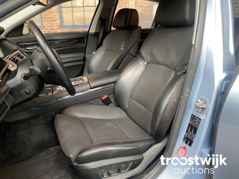 BMW ActiveHybrid7 4.4 V8  485 PS 2010 7er