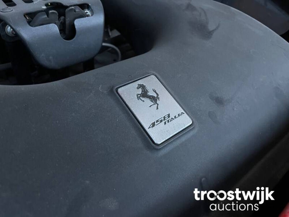 Ferrari 458 Italia  562PS 2012