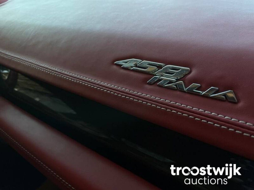 Ferrari 458 Italia  562PS 2012