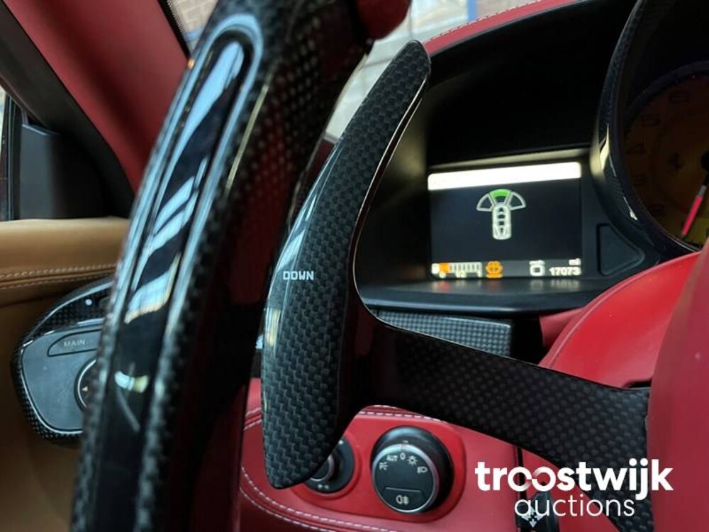 Ferrari 458 Italia  562PS 2012