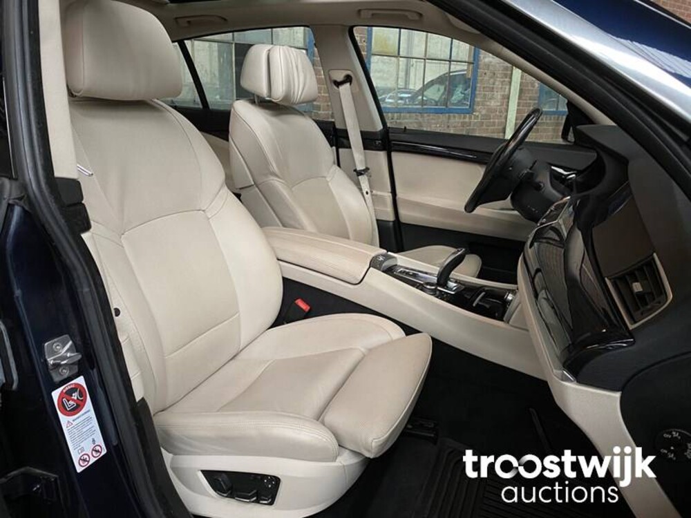 BMW 5-serie Gran Turismo 550xi High Executive 408hp 2010 -Orig. NL-, 08-NGL-6