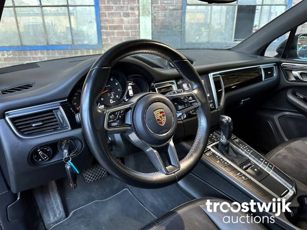Porsche Macan  252hp 2018, G-758-PL