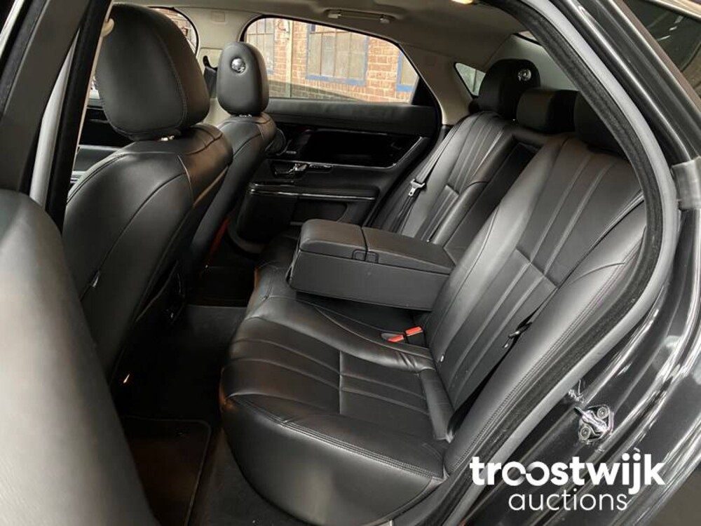 Jaguar XJ 2.0 Premium Luxury 241PS 2013 -Orig. NL-, 7-KBN-78
