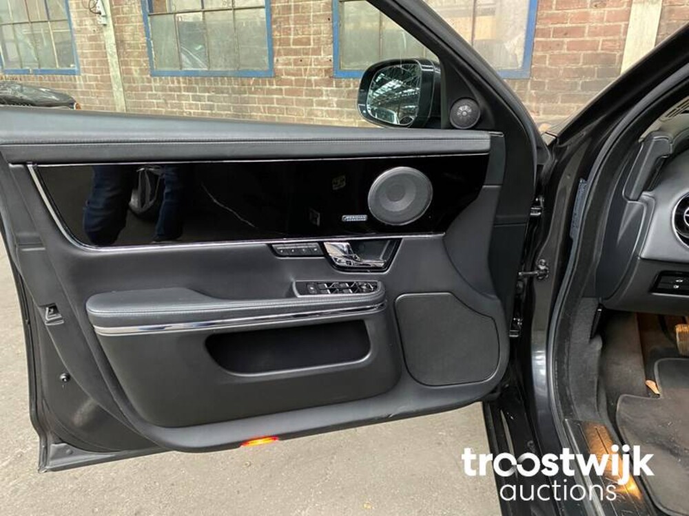 Jaguar XJ 2.0 Premium Luxury 241PS 2013 -Orig. NL-, 7-KBN-78