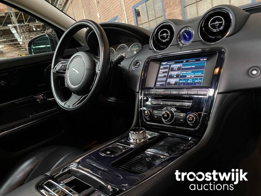 Jaguar XJ 2.0 Premium Luxury 241PS 2013 -Orig. NL-, 7-KBN-78