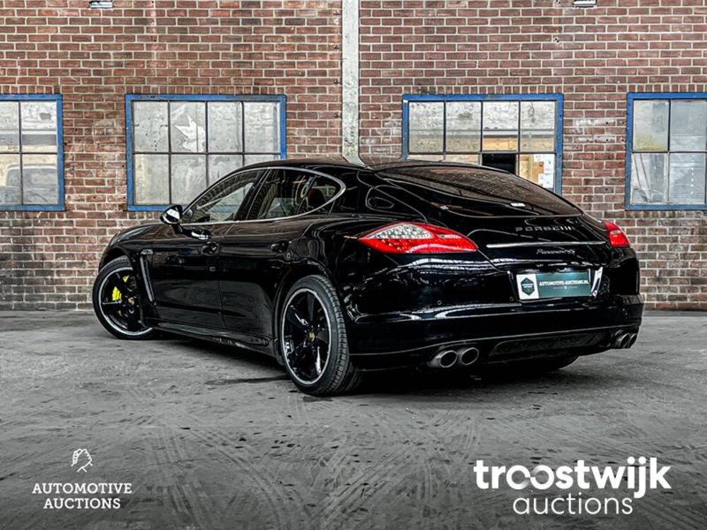 Porsche  Panamera 4S 4.8 V8  400PS 2010