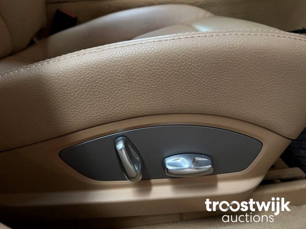 Porsche  Panamera 4S 4.8 V8  400PS 2010