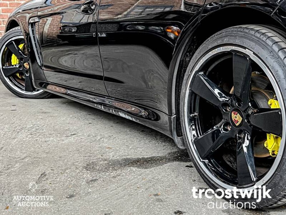 Porsche  Panamera 4S 4.8 V8  400PS 2010