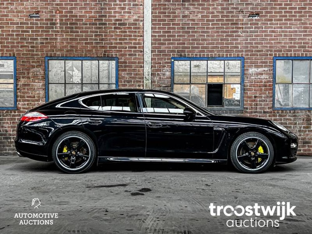 Porsche  Panamera 4S 4.8 V8  400PS 2010