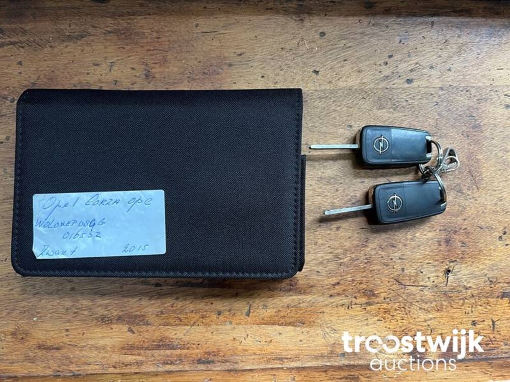 Opel Corsa 1.6 Turbo OPC 207hp 2015, P-368 Fernseher