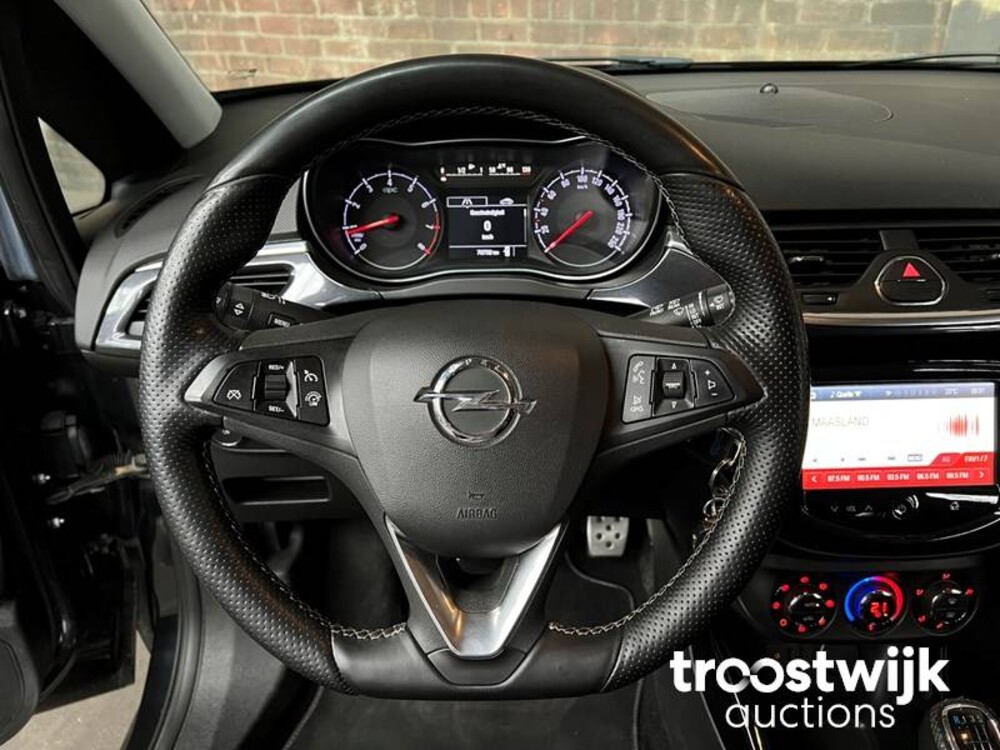 Opel Corsa 1.6 Turbo OPC 207hp 2015, P-368 Fernseher