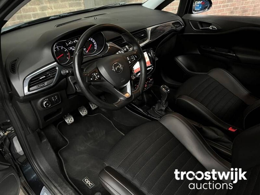 Opel Corsa 1.6 Turbo OPC 207hp 2015, P-368 Fernseher
