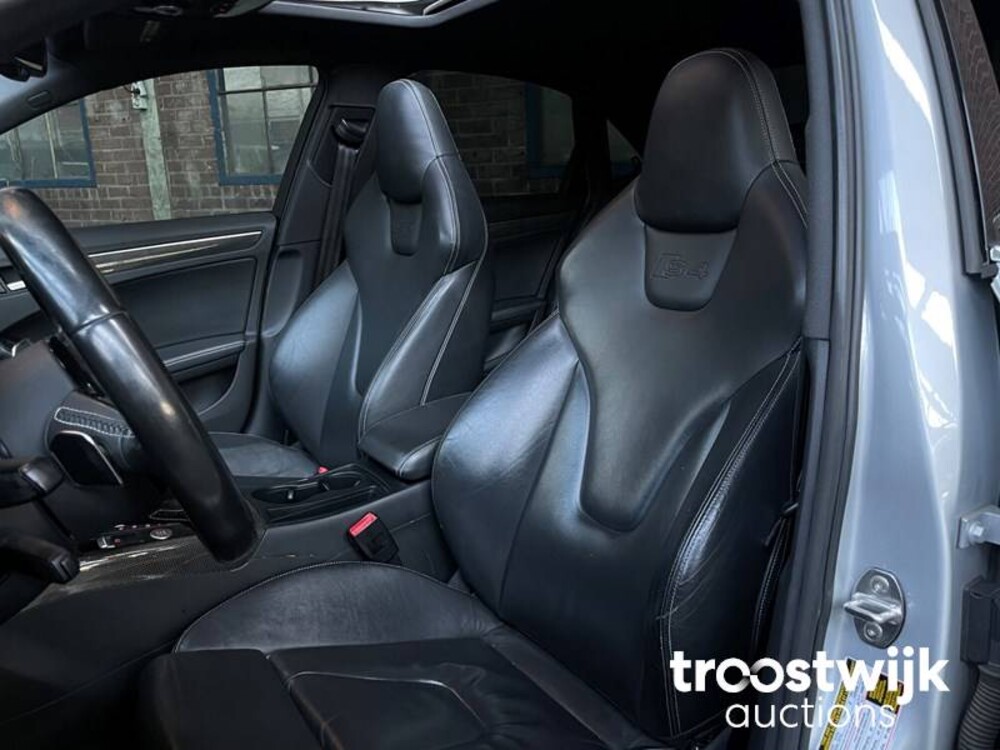 Audi S4 Turbocharged V6 Premium Plus  340PS 2012