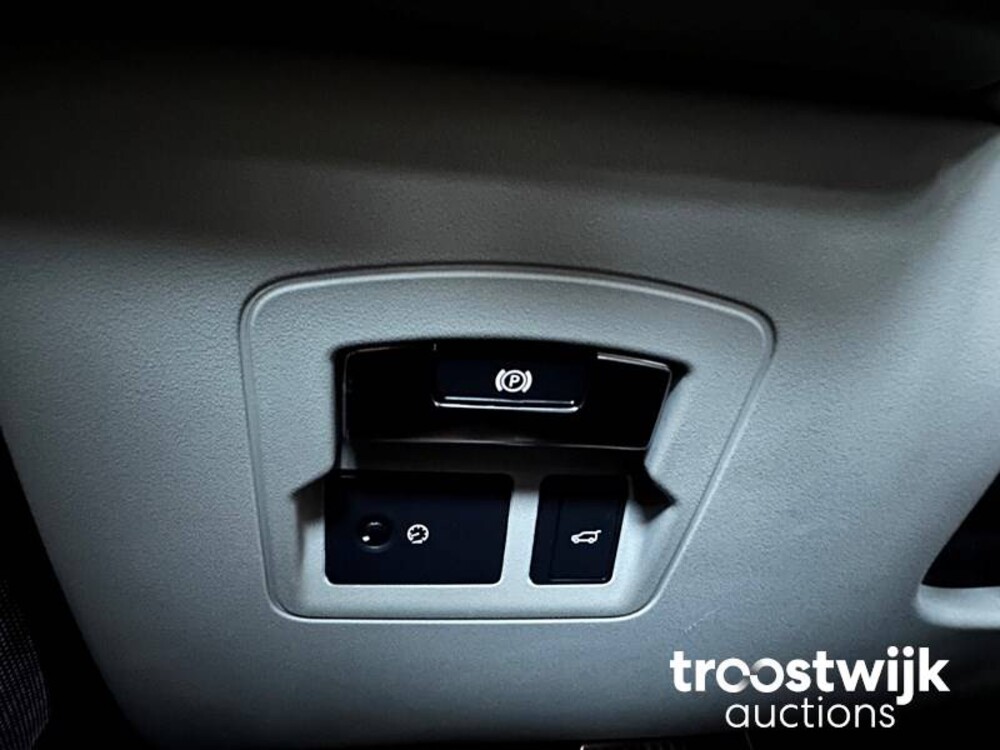 Land Rover Range Rover Velar 3.0 V6 AWD First Edition 300 PS 2018, RP-270-X